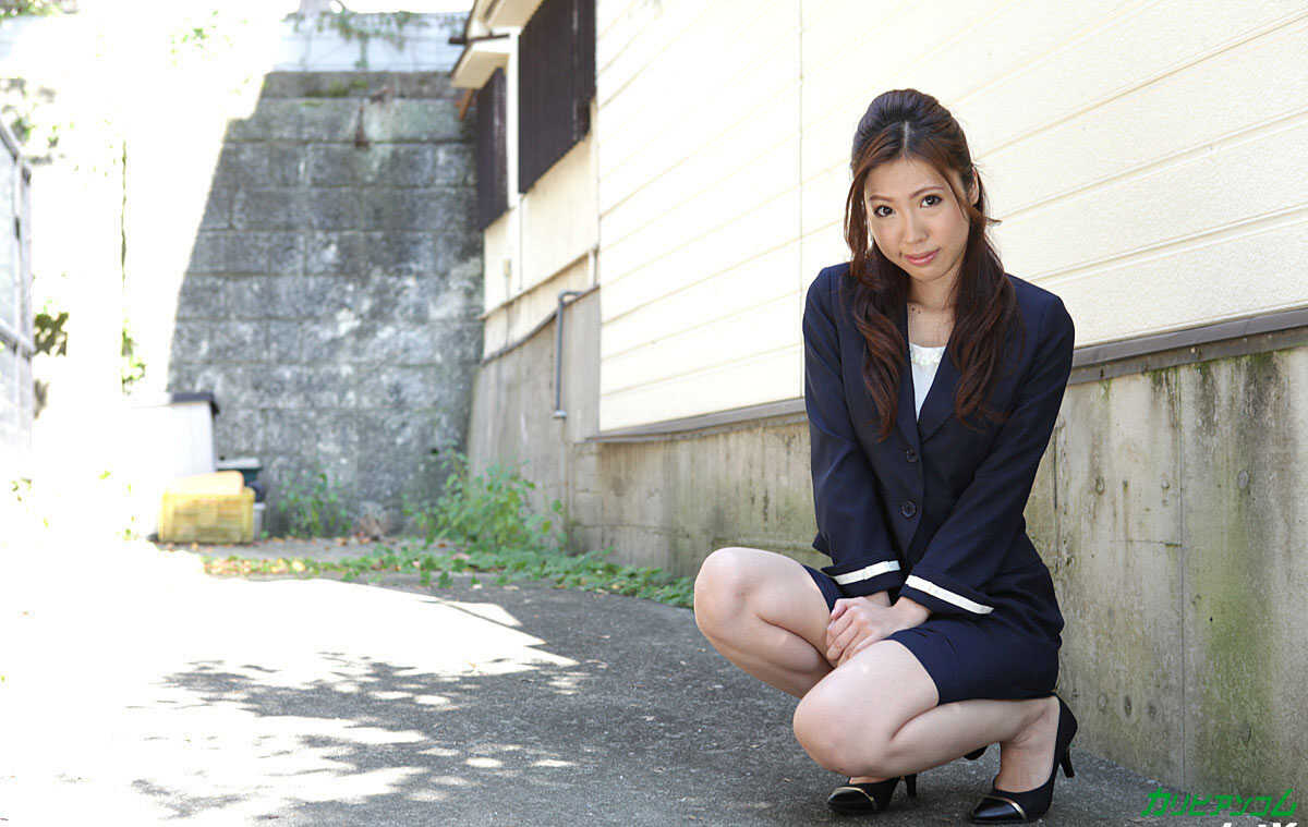 Kaori's Wet Office Adventure: A Hardcore Japanese Businesswoman's Cumming Out Party - Kaori Buki