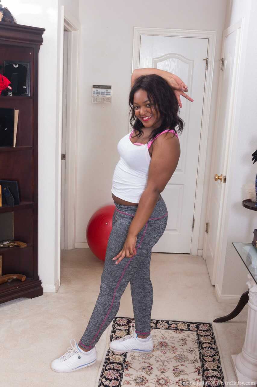 Chubby Amateur Ebony Bobbie Rains Spreads Her Fat Ass and Shows off Her Hairy Pussy - Bobbie Rains