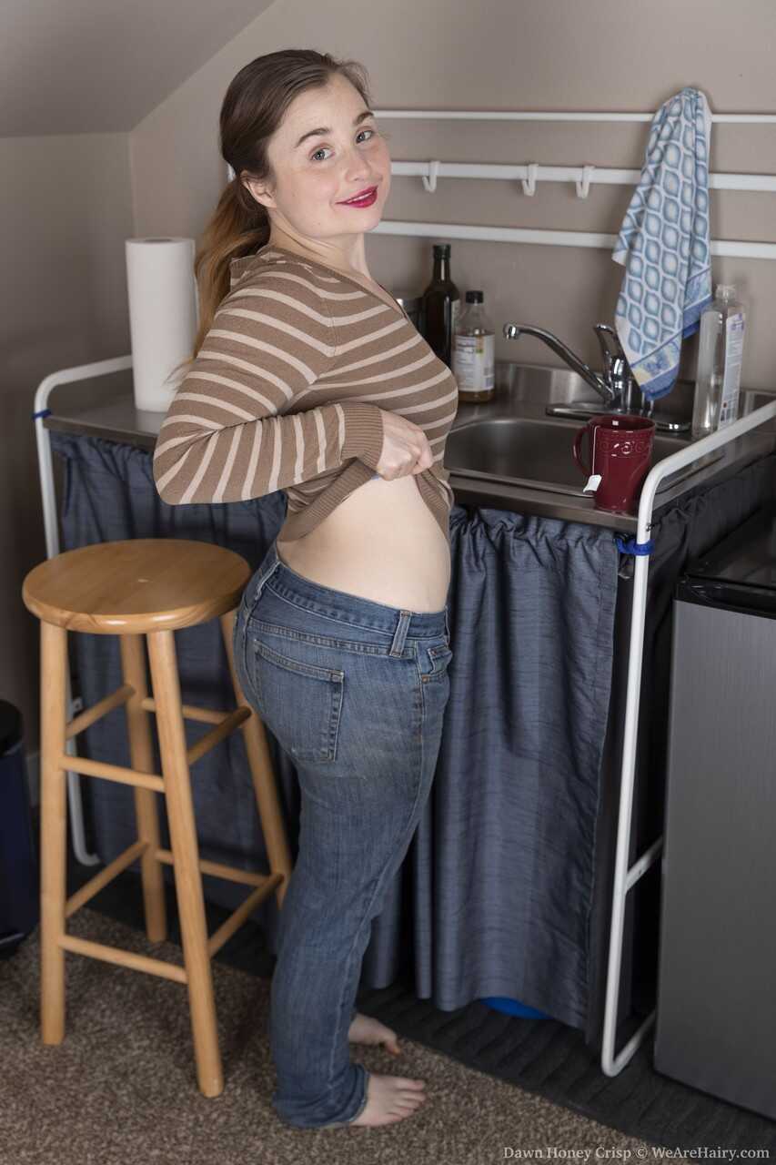 Lonely amateur American Dawn Honey Crisp's super furry pussy goes wild with her favorite toys! - Dawn Honey Crisp