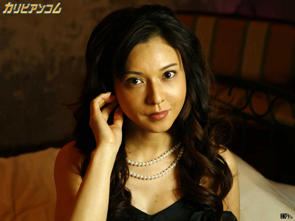 Yuki Tsukamoto's Sweet Hairy Pussy on Display in Stockings - Yuki Tsukamoto
