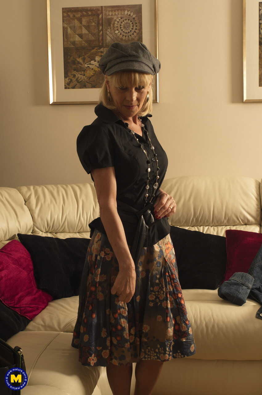 Blonde mature Elaine exposes her big boobs before toying herself  British Mature Wife Elaine shows off her body and plays ...