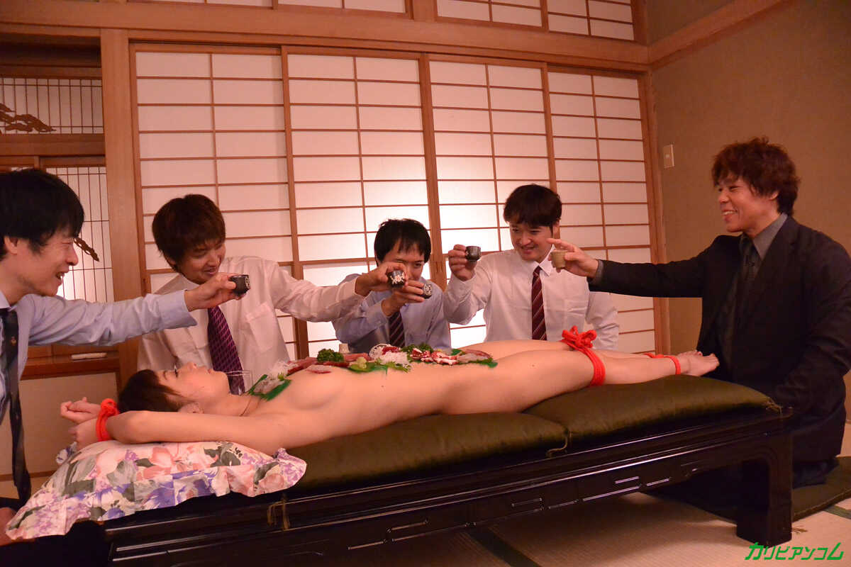 Sexy Japanese cutie Miu Suzuha serves up hot sushi action with her secretaries in the office! - Miu Suzuha