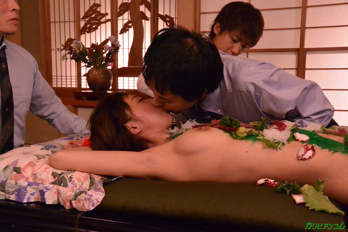 Sexy Japanese cutie Miu Suzuha serves up hot sushi action with her secretaries in the office! - Miu Suzuha