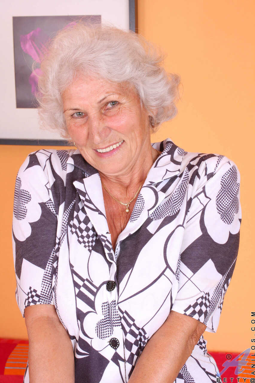Grey haired granny Betty exposes her saggy juggs and fingers her clam while Norma shows off her hairy, chubby curvy body -...