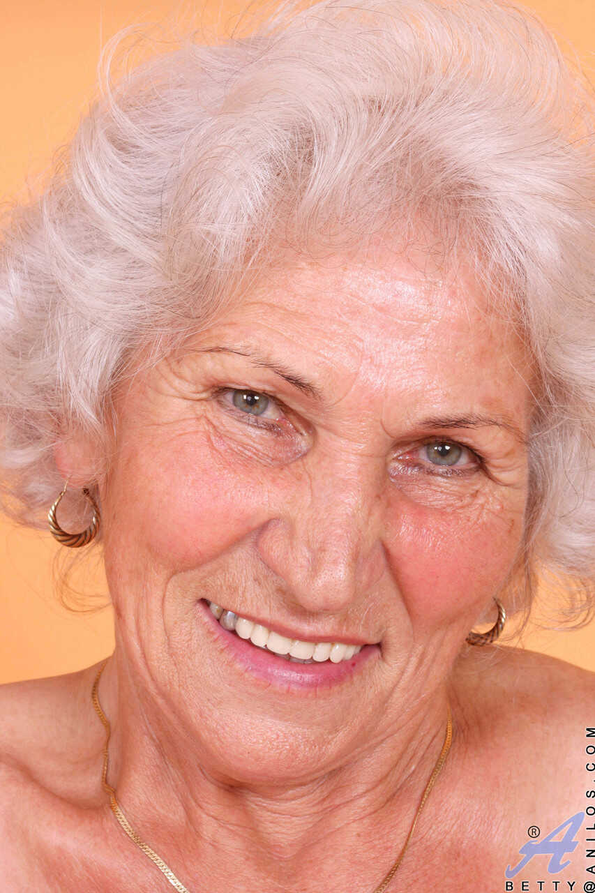 Grey haired granny Betty exposes her saggy juggs and fingers her clam while Norma shows off her hairy, chubby curvy body -...