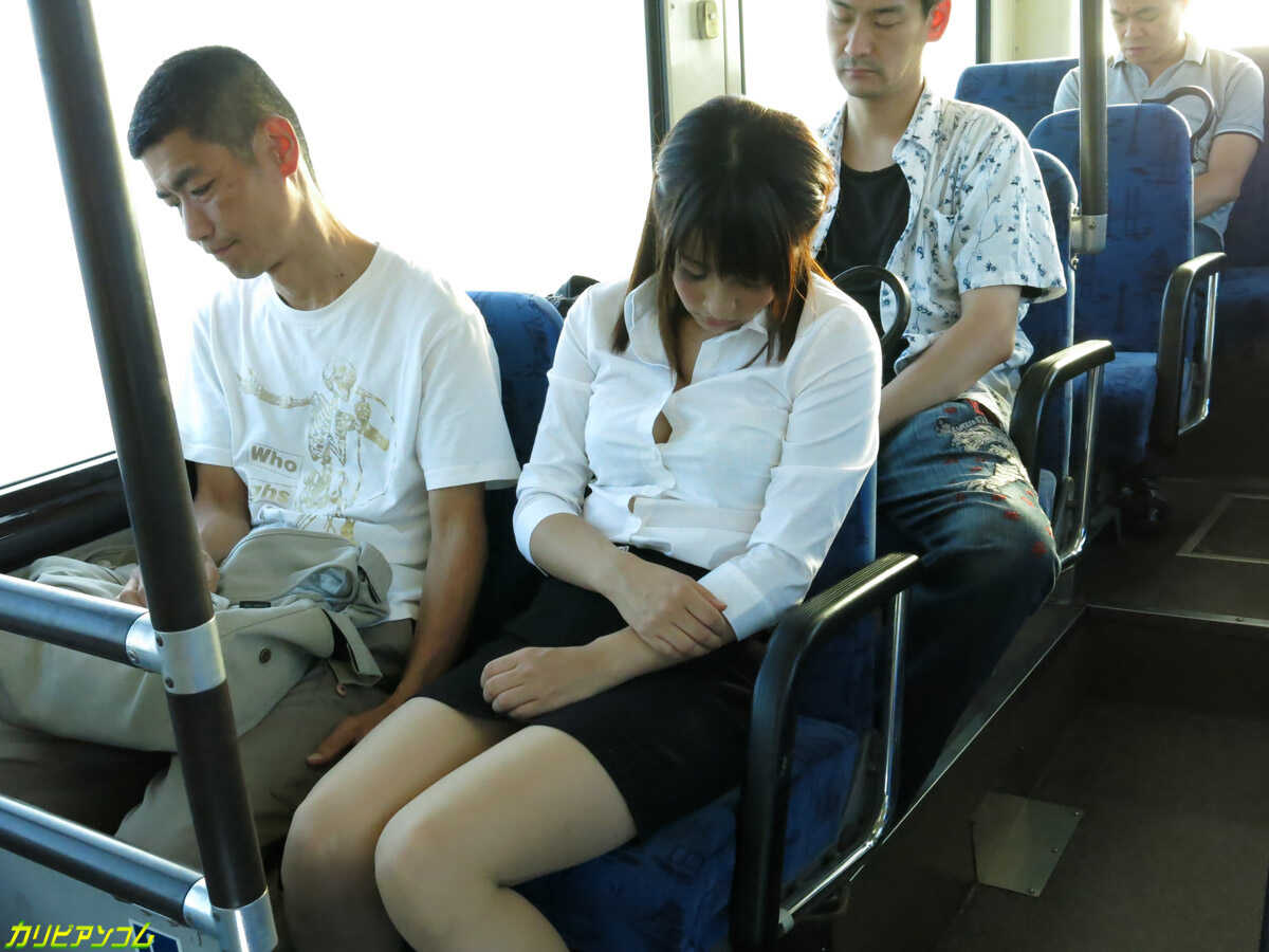 Naughty Noa: The Japanese Beauty Gets Naked and Nailed on a Bus Full of Pervs! - Noa Koizumi