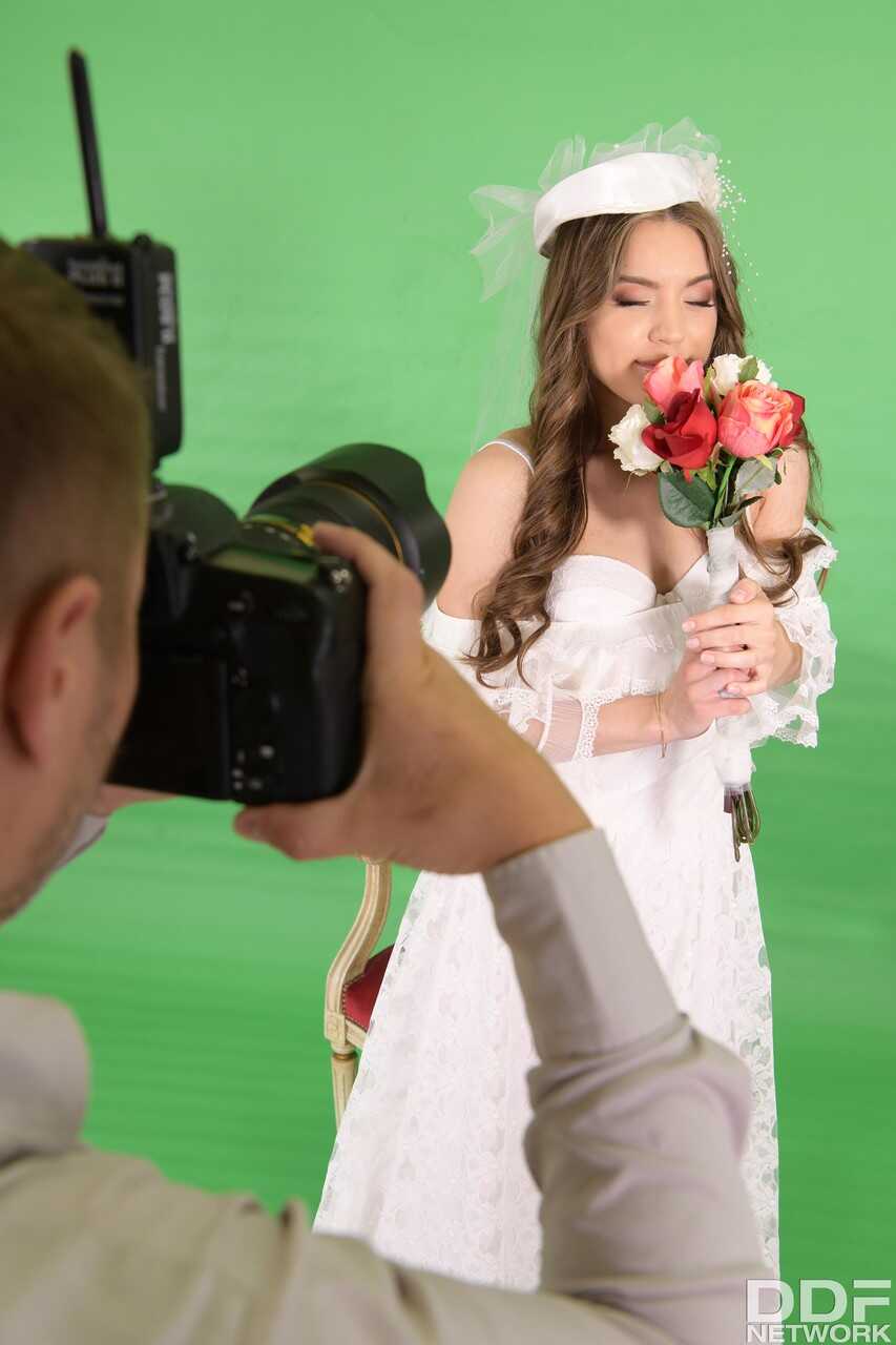 Kinky bride Evelina Darling gets a facial after an intense fuck with her lingerie-clad bridesmaids! - Evelina Darling