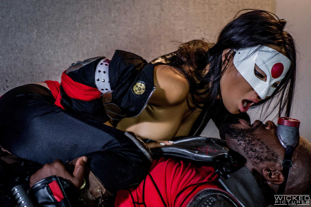 Asian MILF Asa Akira gets fucked by suicide squad member Lexington Steele while dressed in a sexy cosplay costume