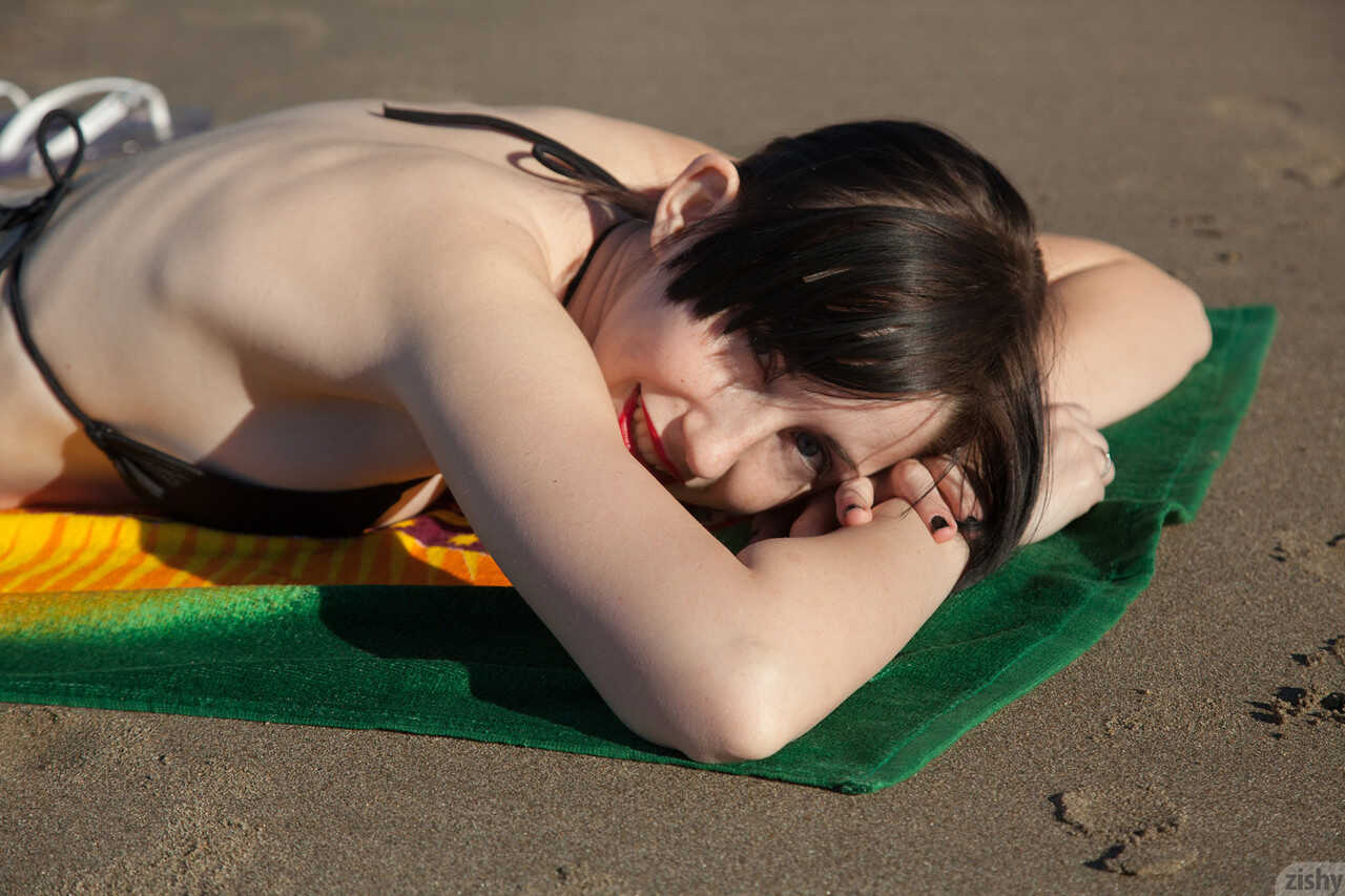 Sunning Nudes: The Erotic Adventures of Paris Moffer on the French Coast - Paris Moffer