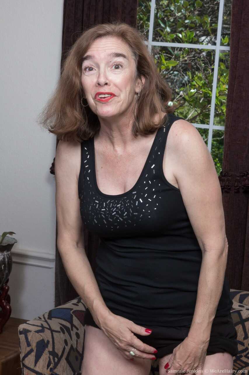 Brunette Granny with Big Naturals Sammie Jenkins Reveals her Hairy Vagina gets Down and Dirty for Hairy Mature Spread - Sa...