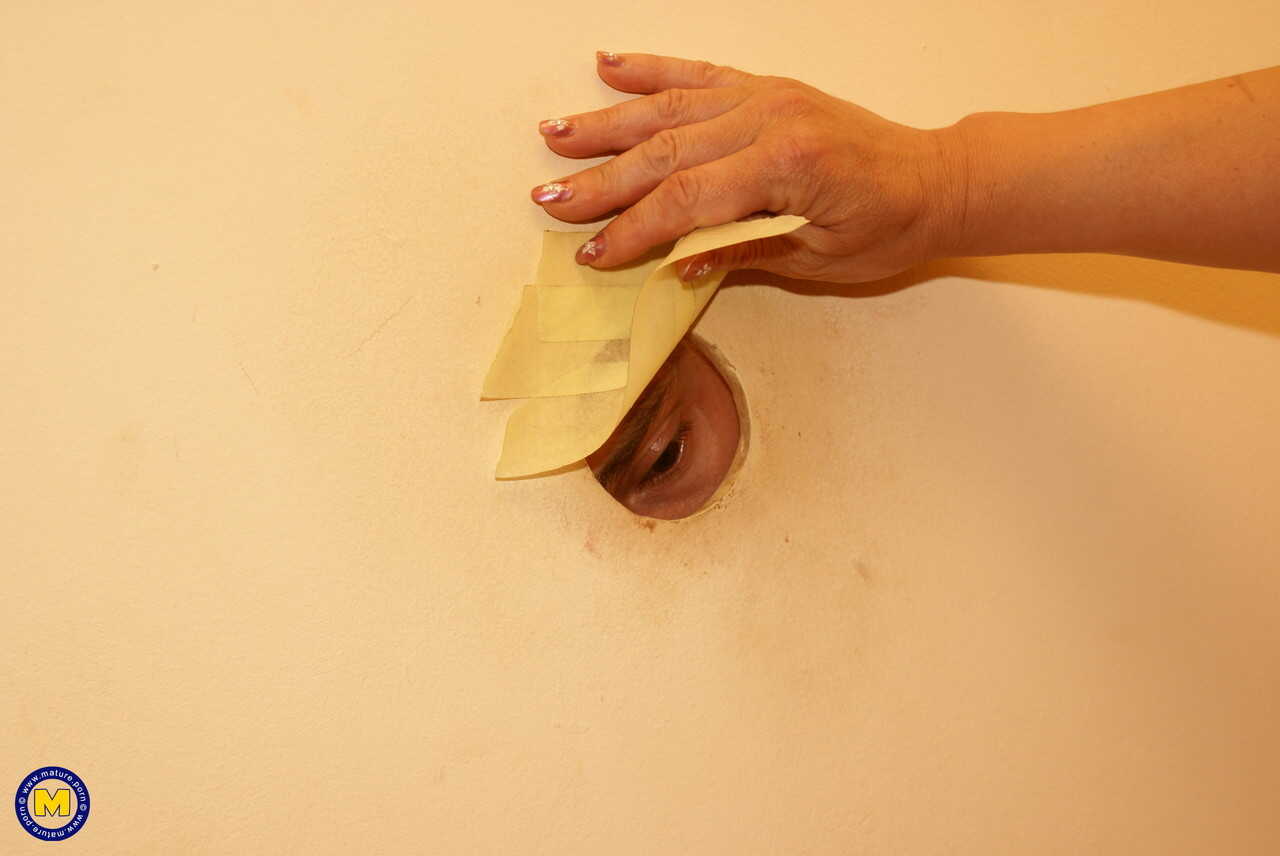 Mature Lady Sucks the Cum from a Cock After Fucking Via a Gloryhole with Ivy the Sexy GILF - Ivy