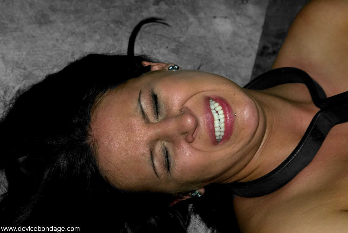 Alexa Jordan: Black-Haired Handcuff Queen Taken by Damon Pierce's Whip and Vibe - Alexa Jordan, Damon Pierce