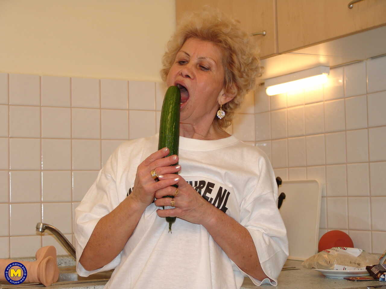 Mature slut Francsina takes a shower in her own piss after masturbating with Granny Saggy Tits, Mature Pissing, Very Old G...