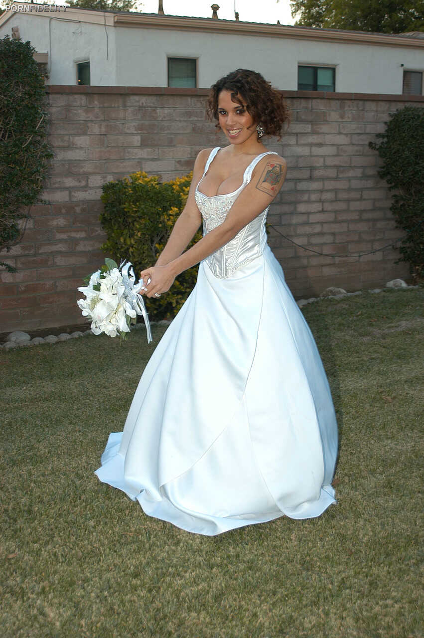 Renae Cruz, Latina Bride, Hikes Up Dress to Pleasure Herself on Wedding Lawn