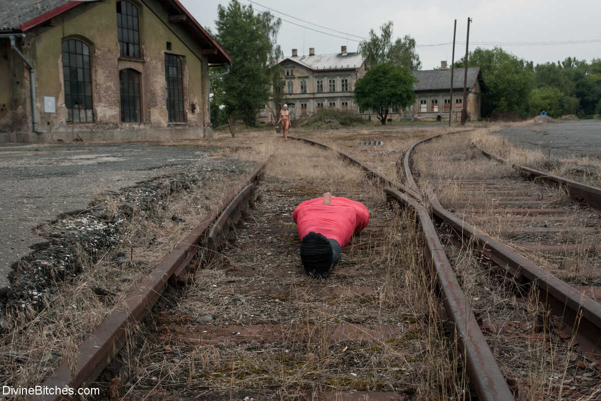 Mummy's Girl: Lorelei Lee Makes Ivo Crawl on Train Tracks While She Rides Strap-On