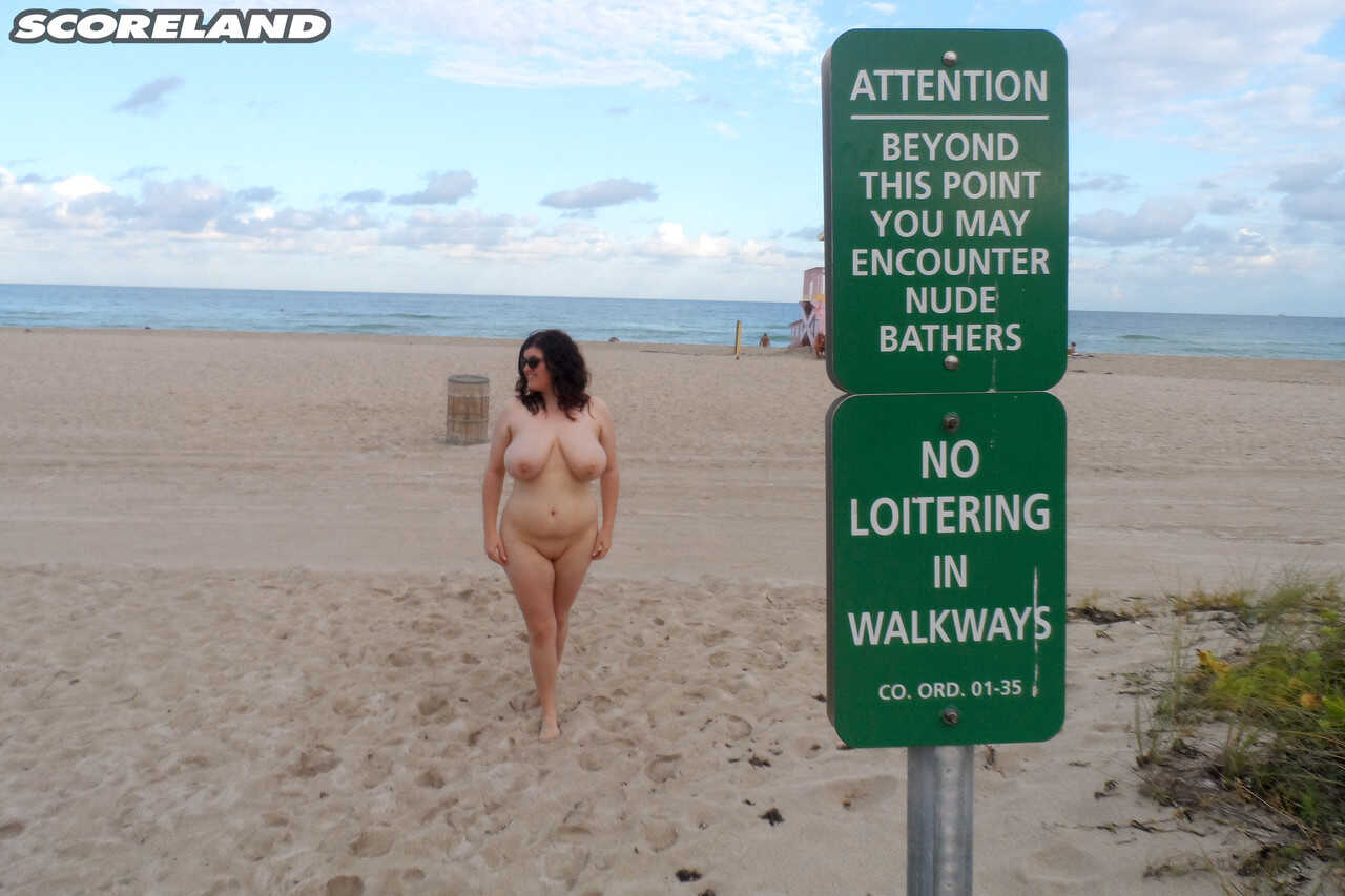 Dulcinea's Day at the Nude Beach: A Thick Solo Girl Uncorks Her Knockers for a Day of Public Flashing and Busty Fun i...