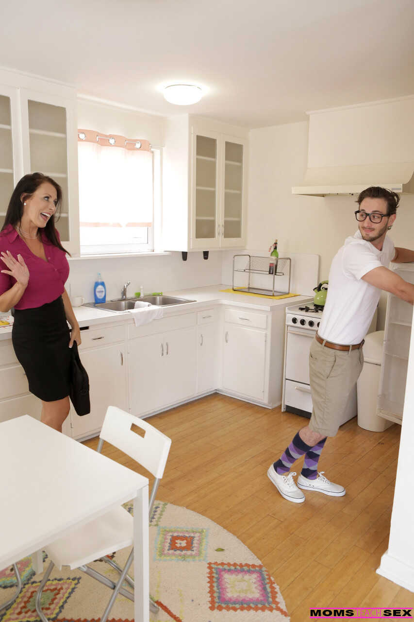 Reagan's Stepson-Fuck: Horny Housewife Takes on the Boy Next Door - Lucas Frost, Reagan Foxx