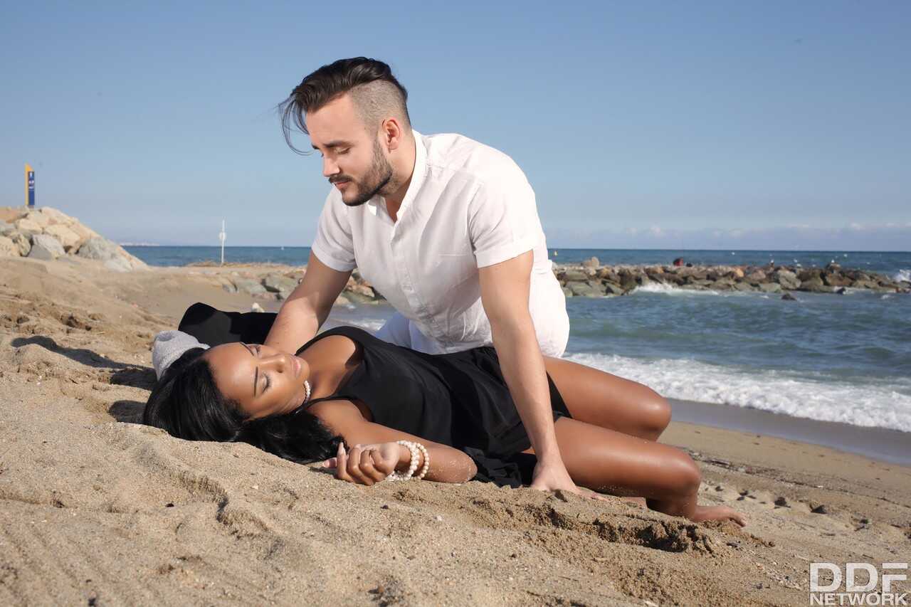 NoeMilk's Latina Teen Blowjob on the Beach: Ebony Slut Takes Hung White Lover's Cock - Noemilk