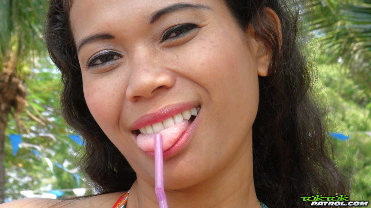 Thai Girlfriend's Shaved Twatty Nudes: Seizing the Natural Tits and Sexy Smile MILF - Nees