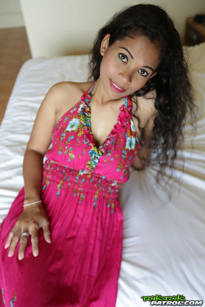 Thai Girlfriend's Shaved Twatty Nudes: Seizing the Natural Tits and Sexy Smile MILF - Nees