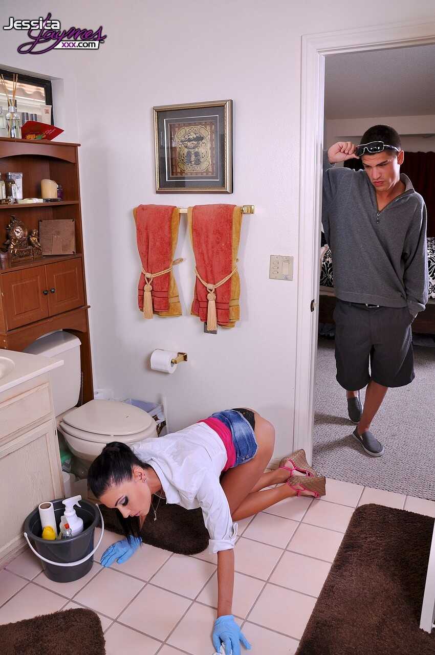 Busty Jessica Jaymes gets her pierced nipples licked while getting drilled in the ass by a hung white guy - Jessica Jaymes