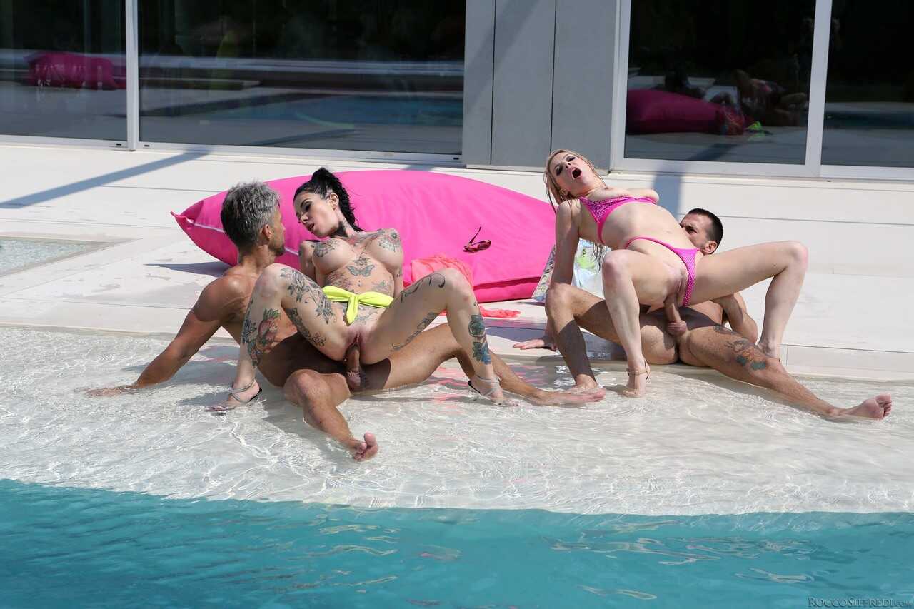 Kelly Stafford's Anal Banging and Facelading Poolside Group Sex with Big Pussy and John Price - John Price, Kelly Sta...