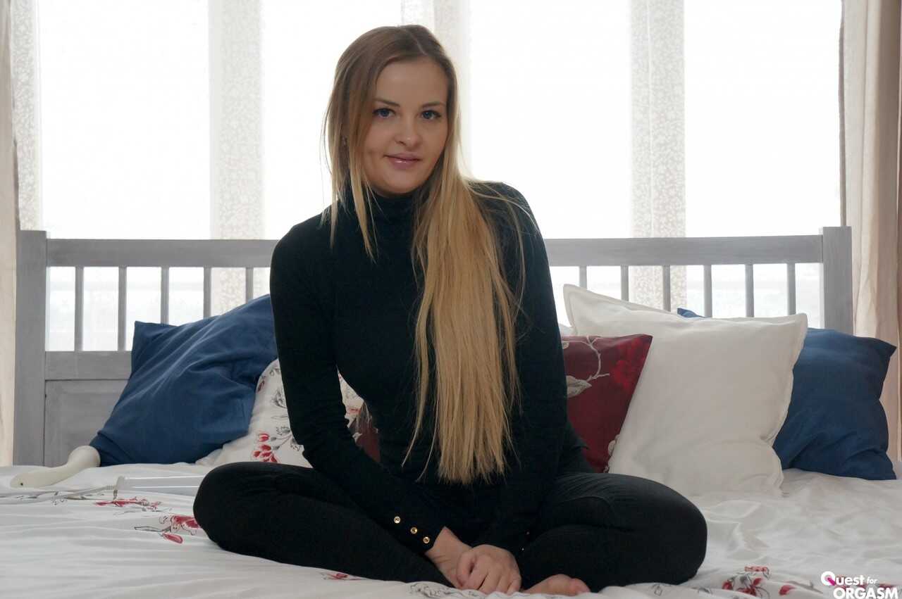 Candy Alexa's Orgasmic Masturbation Session: Young Blonde Vibes Her Clit for Intense Pleasure - Candy Alexa