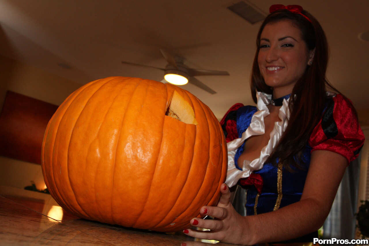 Sexy Brunette Alyson Westley Enjoys Halloween With Pumpkin And Her Own Pussy - Alyson Westley