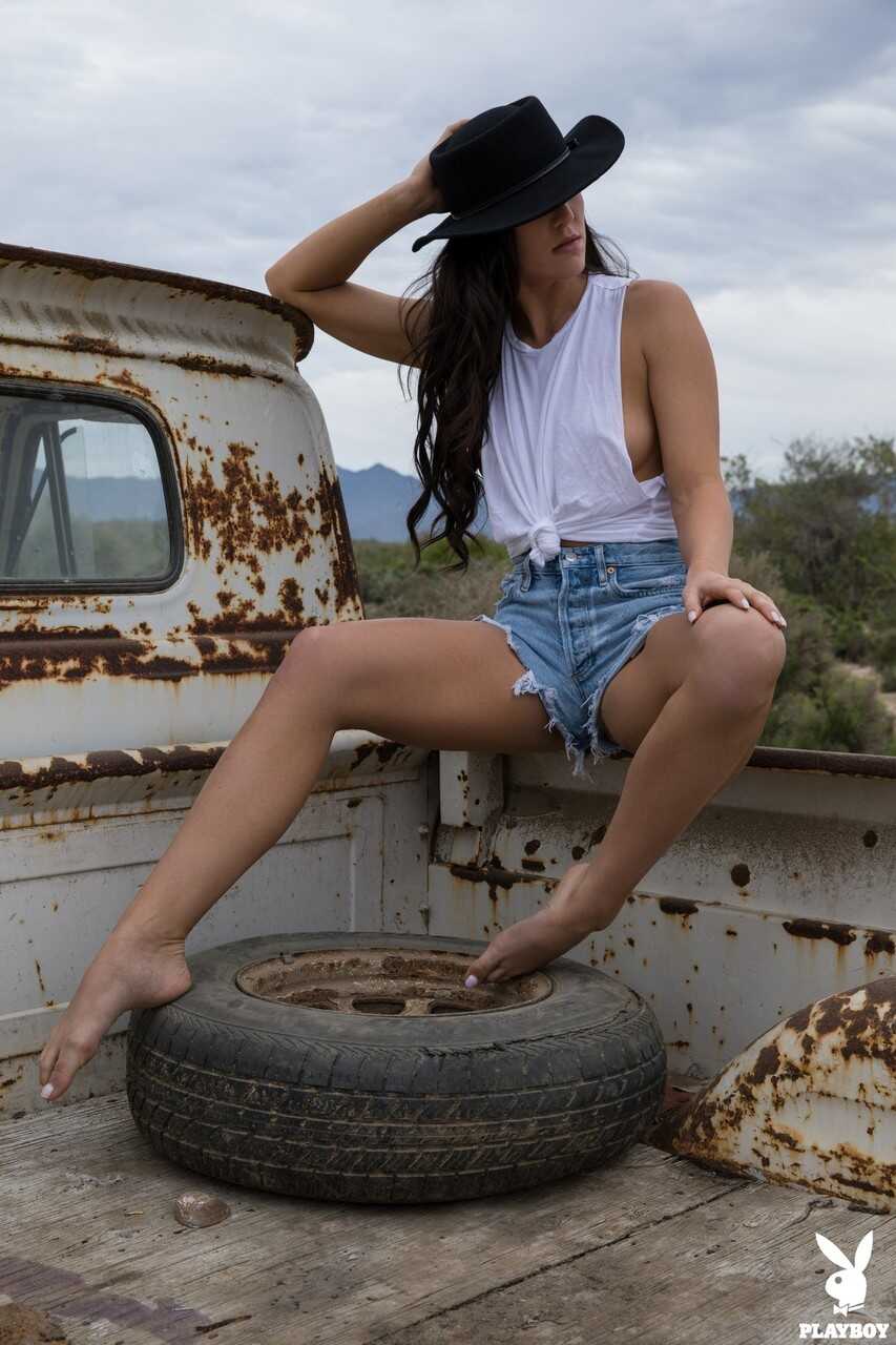 Carmen Nikole's Desert Delight: A Portuguese Model's Nude Adventure in the Sand Dunes - Carmen Nikole