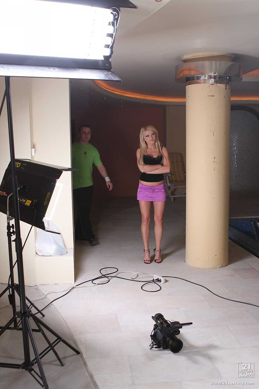 Watch Skanky blonde Alma Deluxe stripped, banged, and facialized by a hardworking construction crew! - Alma Deluxe