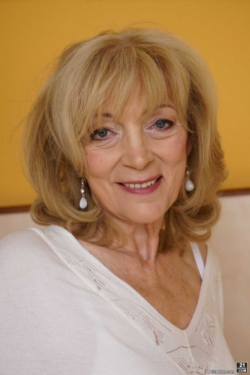 Szuzanne's Cum-Filled Pussy Gets a Surprise Visit from Horny Janet and Leslie - Janet Lesley, Leslie Taylor