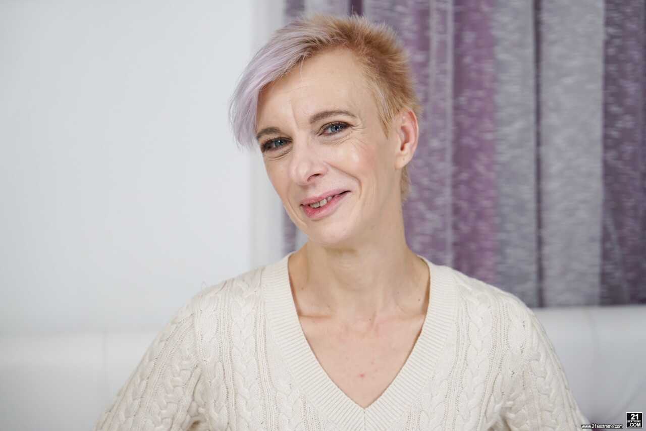 Naughty Belinda Bee, the skinny granny with natural tits, gets a rough rimming and deep pussy fuck by her young lover Park...
