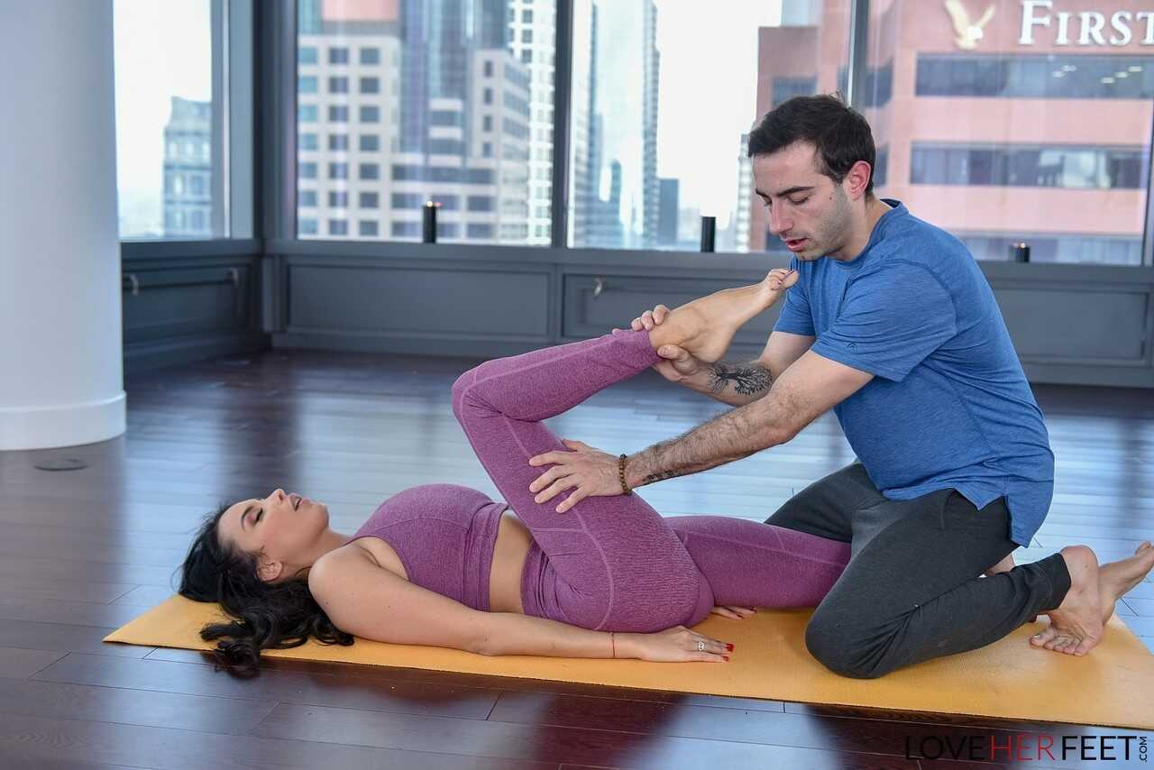 Perfect Soles for Perfect Fucking: Anissa Kate's Feet Get Sucked by Jake Adams on a Yoga Mat - Anissa Kate, Jake Adams