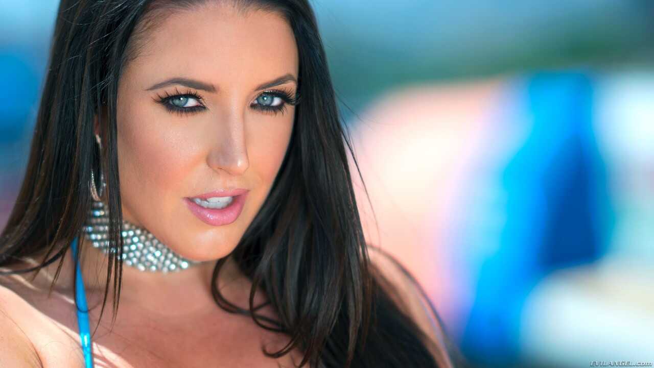 Oiled Natural Big Tits Queen Angela White Exposes Her Flawless Curves in a Steamy Solo Porn Shoot!