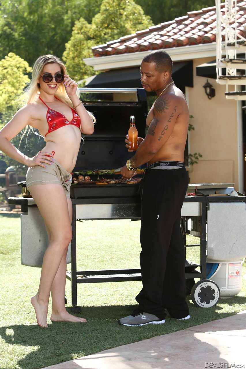 Fantastic Niki Snow thanks her black stepdad for a barbecue and screws him - Dirk Huge, Niki Snow