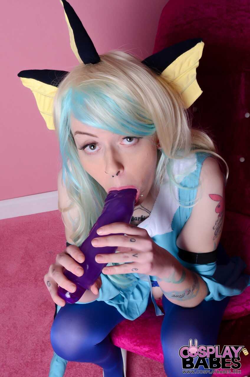 Blonde Cosplay Fanatic Skyler Synn Gets Drilled With A Sex Toy, Strips Off Her Ripped Pantyhose And Licks Her Slick Pussy ...
