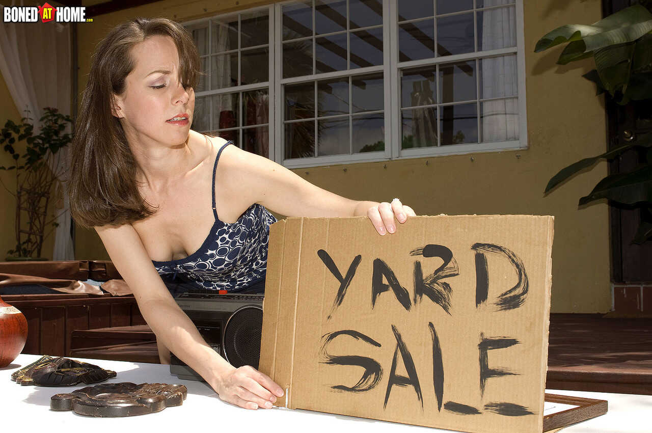 Petite Ann Parker's Yard Sale Heat: Steamy Sex Instead!  Amateur Brunette MILF Ann Parker's Backyard Blowjob Bon...
