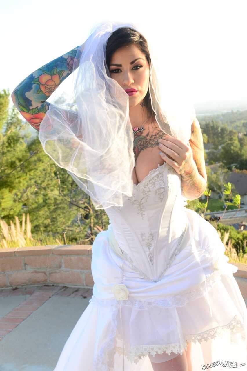 Tatted-up Temptress: The Racy Reception of a Brunette Bride with Big Boobs and a Tight Ass