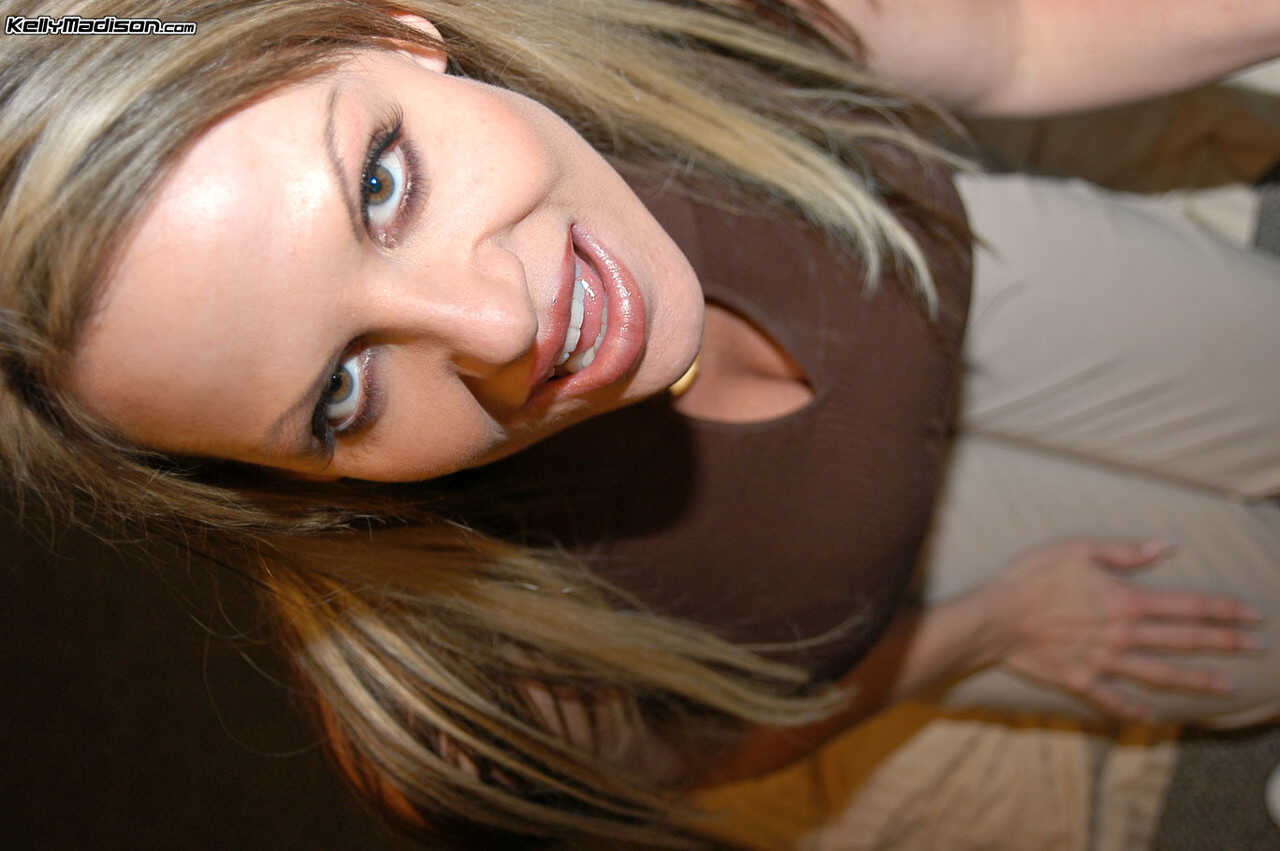 The Busty MILF Kelly Madison Gives Her Lucky Husband a Hot Blowjob in the Bedroom! - Kelly Madison