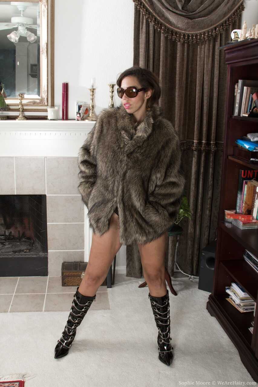 Brunette Sophie Moore Exposes Her Hairy Bush - Sophie Moore