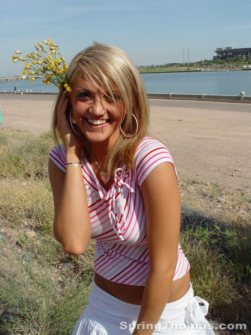 Springtime Thomas's Bare Ass on Public Sidewalk- Bald Pussy and Spring Thomas's Exposed Asses in the Park- Blond...