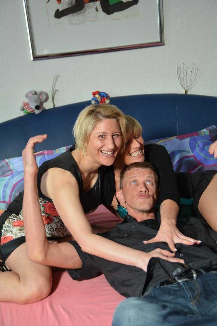 Double Blondes' Delight: The Skillful Guy and His Two Sexy Mature Partners in the Wild Jungle - Annette Liselotte, Ju...