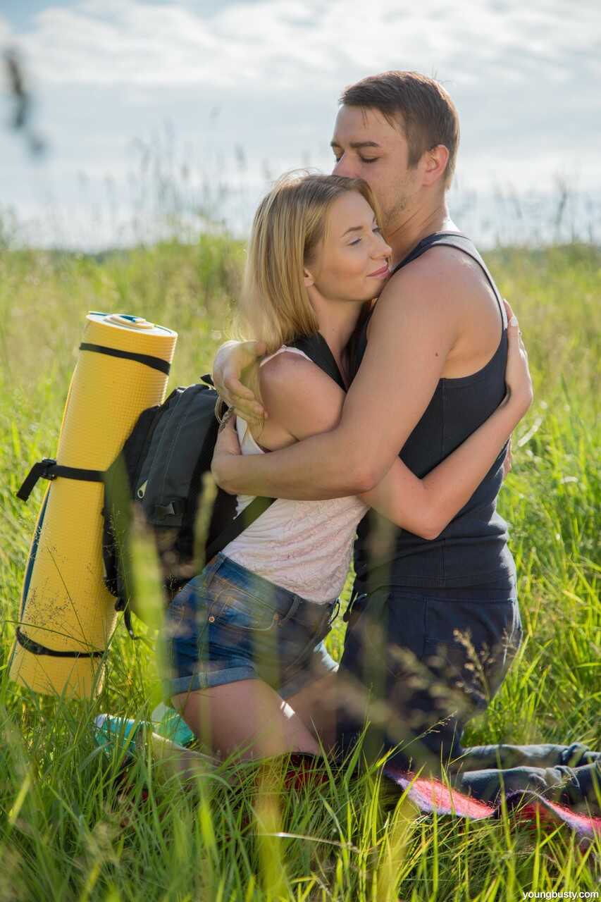 Outdoor Screwing With A Hot Babe: Kika And Her Boyfriend's Thrilling Hardcore Session! - Kika, Nick Rock