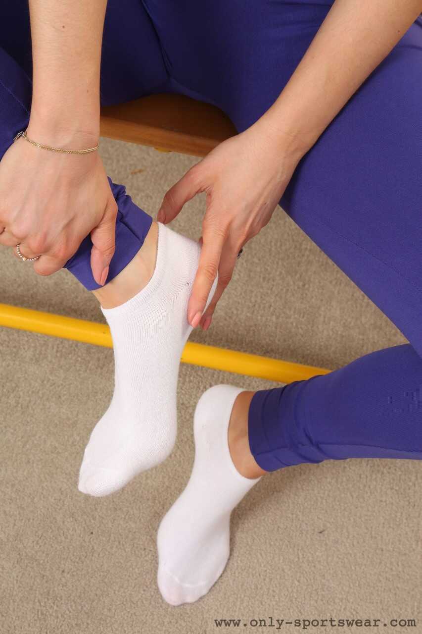 Sam T's Sweaty Locker Room Striptease: From Exercise Outfit to Nude Goddess! - Sam T