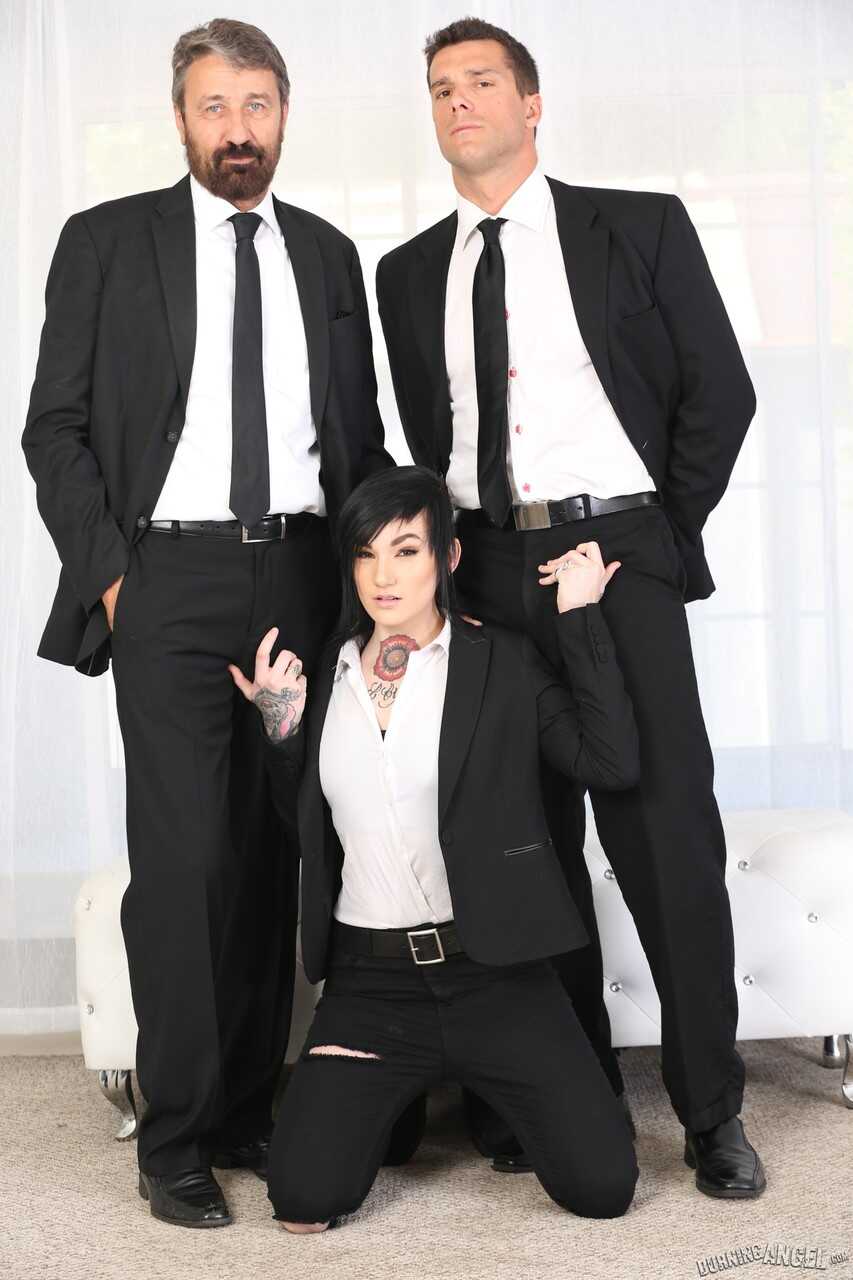 Dark haired Nikki Hearts takes on two big cocks at the same time while ramming her pussy with a third. - Nikki Hearts, Ram...