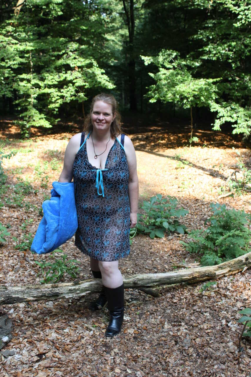 Anne Tracy's Fat German Tour in the Great Outdoors Pleasuring Her Pussy with Dildos - ANNE TRACY
