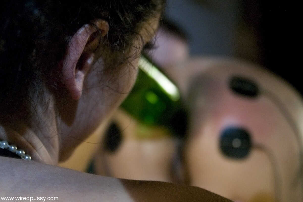 Tommy Pistol's Wired Pussy Revealed: A Public BDSM Adventure with Bartender Mistress Hidest, Nadia Styles and Sarah J...