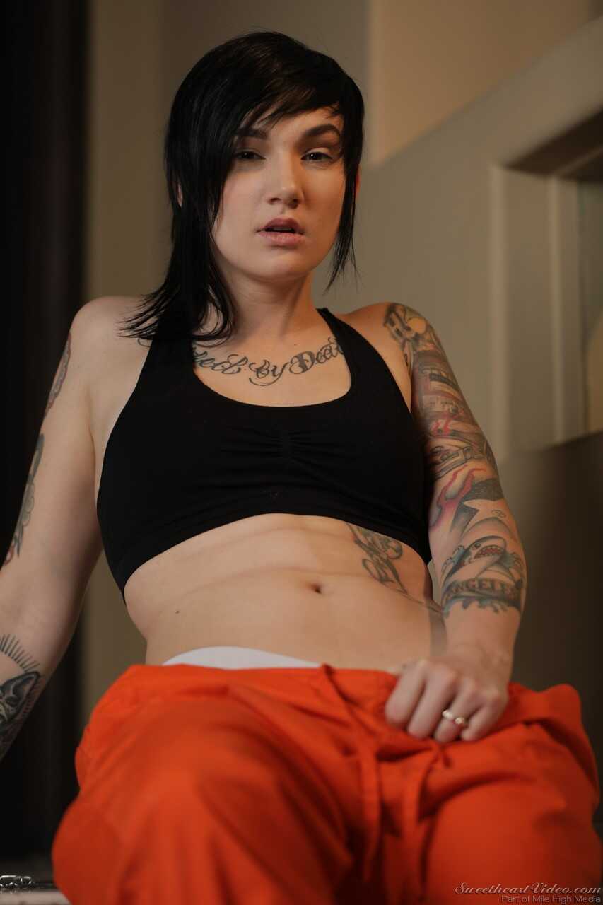 Emo Girl Nikki Hearts Shaves Her Pussy for Tattooed Lesbians with Short Hair - Nikki Hearts