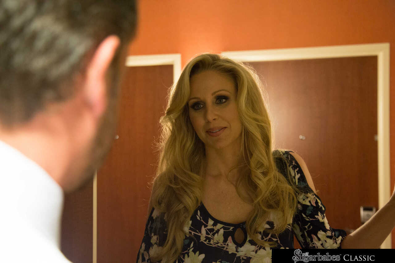 The Ultimate MILF Fantasy: Julia Ann's Lingerie-Clad Ride on Alec Knight's Hard Dick! - Alec Knight, Julia Ann