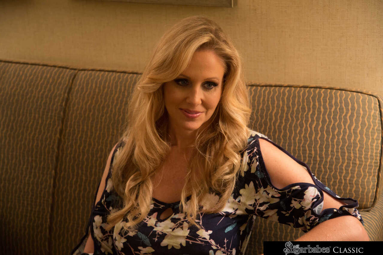 The Ultimate MILF Fantasy: Julia Ann's Lingerie-Clad Ride on Alec Knight's Hard Dick! - Alec Knight, Julia Ann